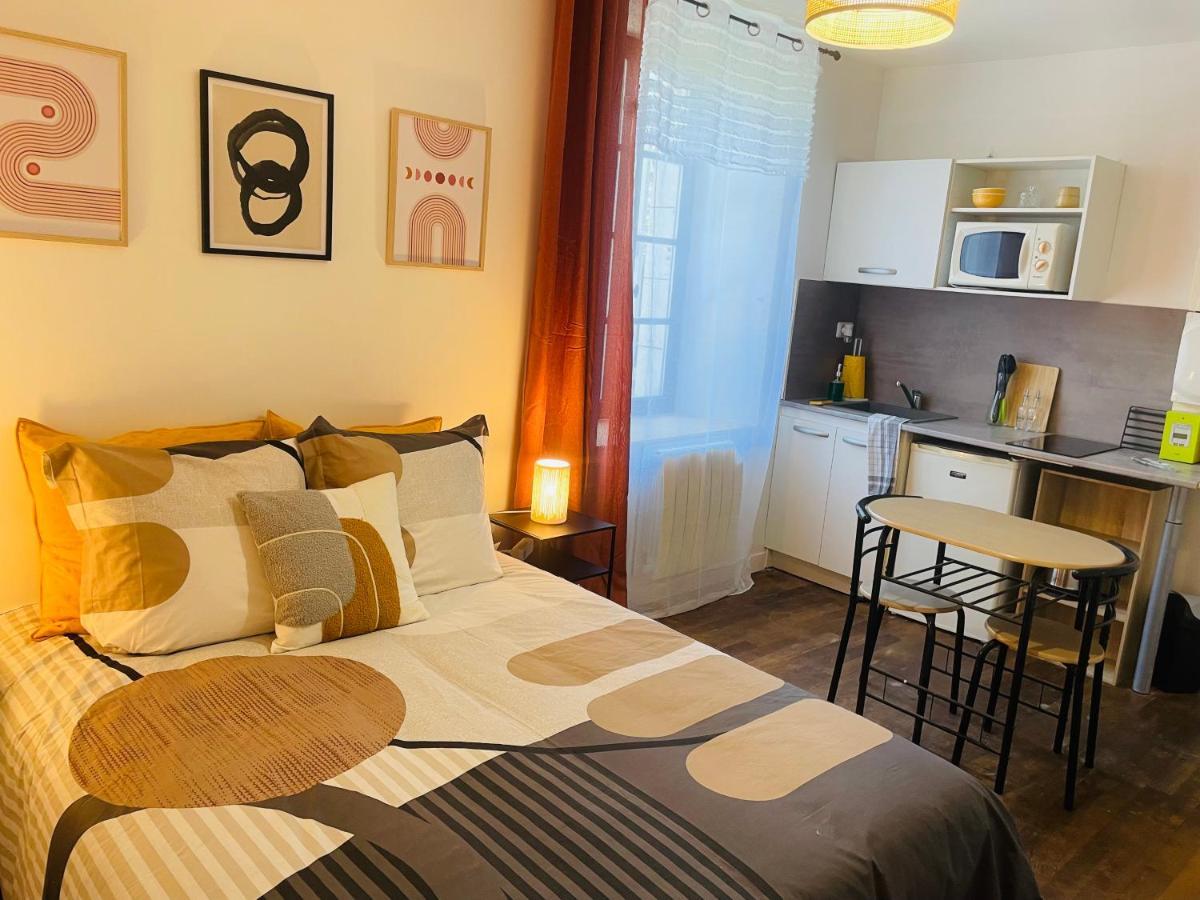 Le Romelia - Wifi Fibre - Calme - Parking Apartment อองกูแลม ภายนอก รูปภาพ