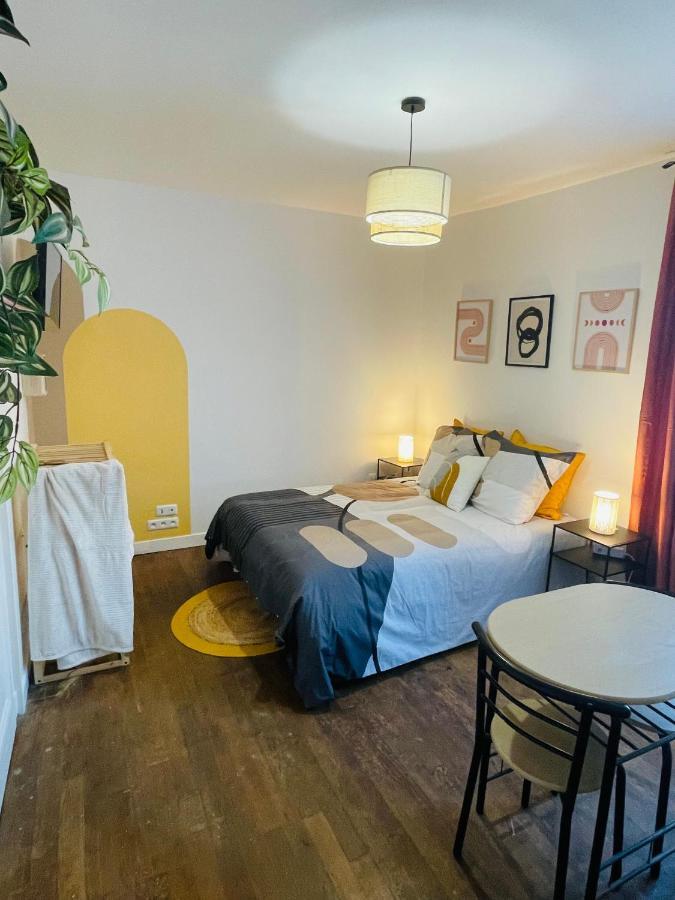 Le Romelia - Wifi Fibre - Calme - Parking Apartment อองกูแลม ภายนอก รูปภาพ